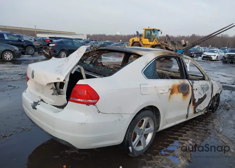 2013 Volkswagen Passat 2.5L Se из США, поврежденный, VIN 1VWBP7A39DC056557